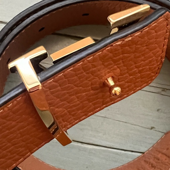 Authentic LV Initials 40MM Reversible Belt - Picture 7 of 11